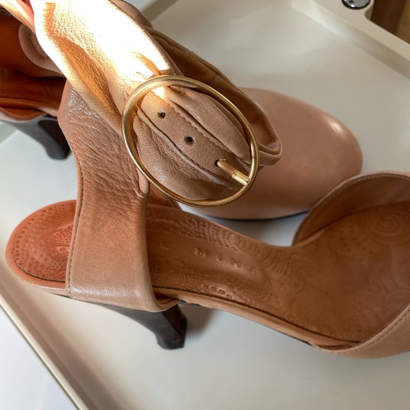 Chie Mihara Genuine Leather Tan Ankle Wrap Pumps SZ 6.5 - Picture 2 of 5